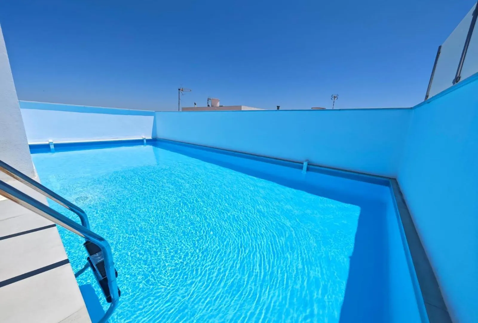 Apartamento Nuevo En Planta Baja C Con Piscina Y Solarium contacts